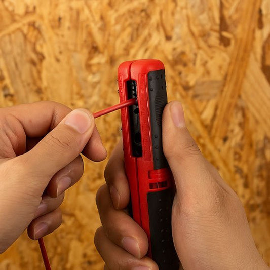 Pince a denuder fil électrique