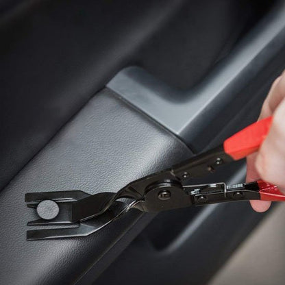 Pince a rivet sur porte de voiture