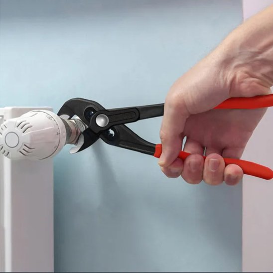 Pince-devissant-tuyau-d'eau